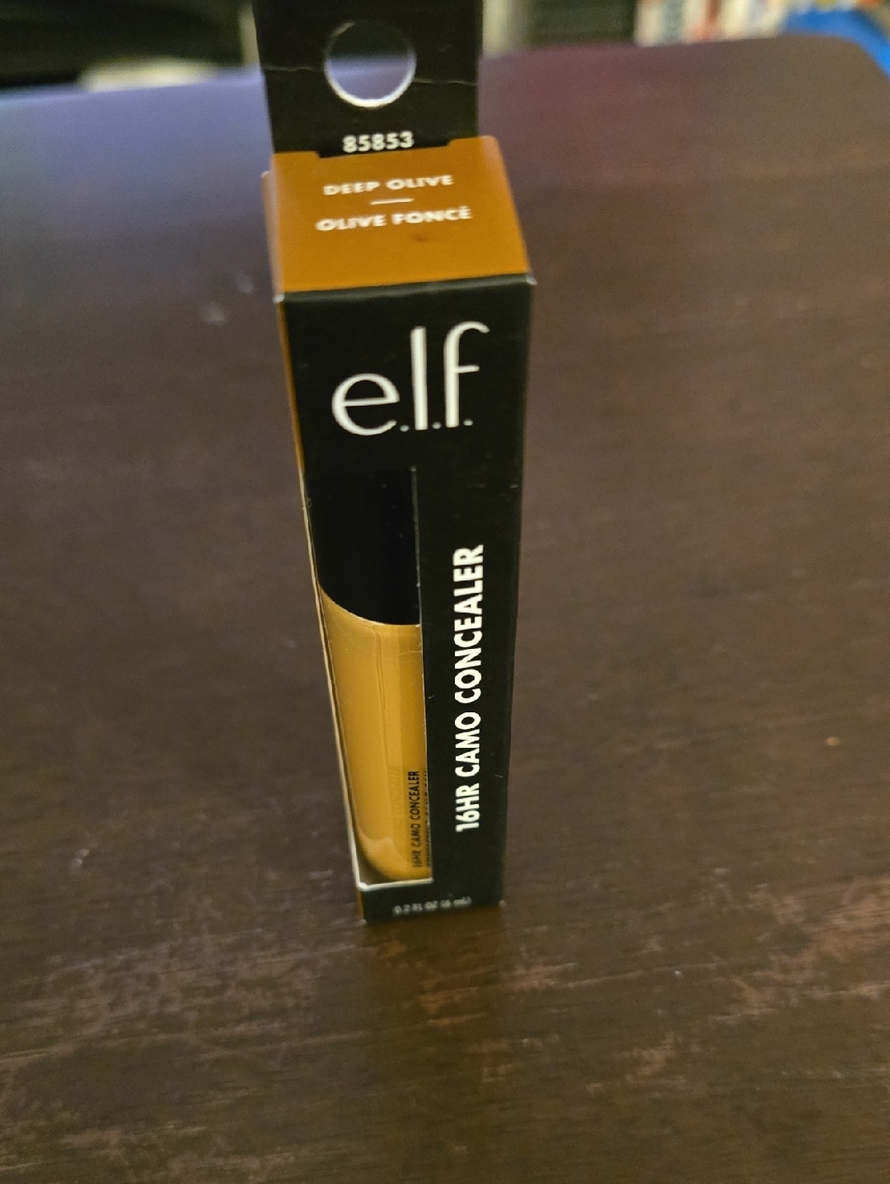 e.l.f. 16HR Camo Concealer in Deep Olive